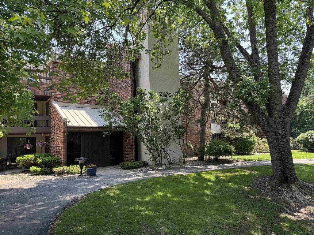 2470 W Good Hope Road #168, Glendale, WI 53209