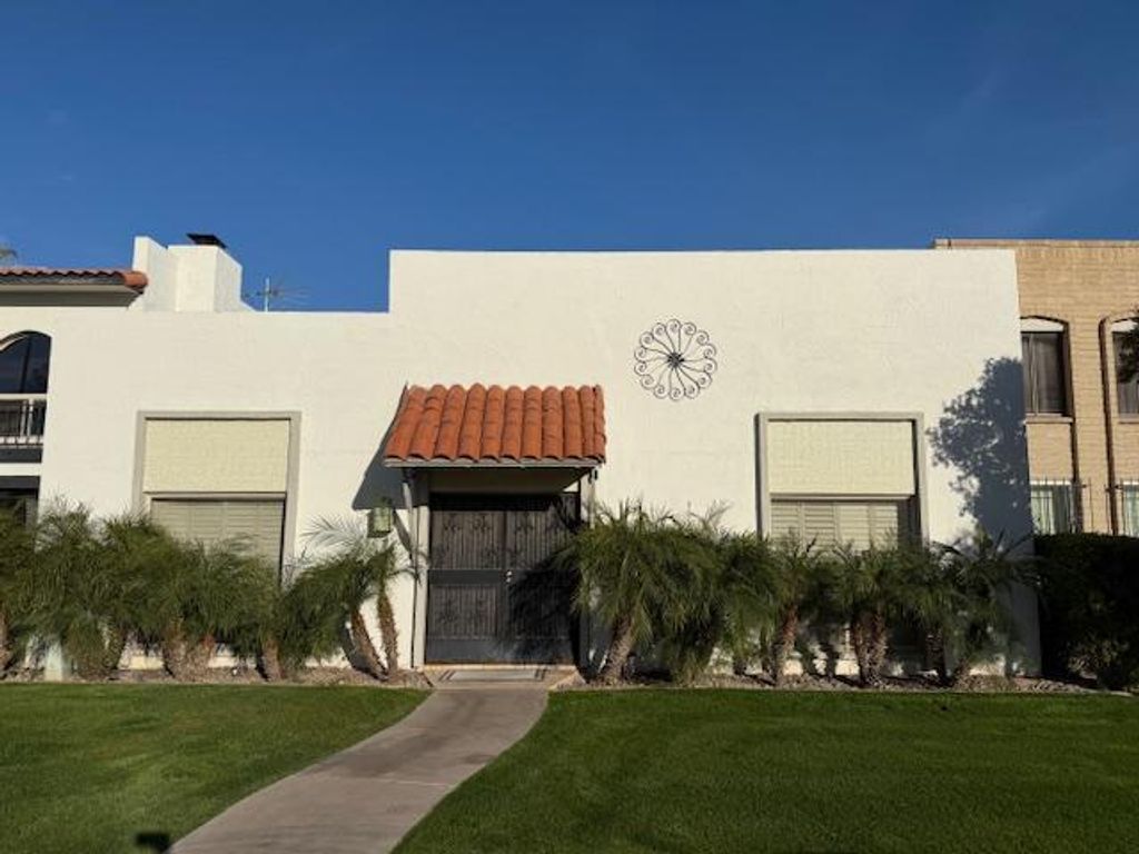 7734 E Minnezona Avenue, Scottsdale, AZ 85251