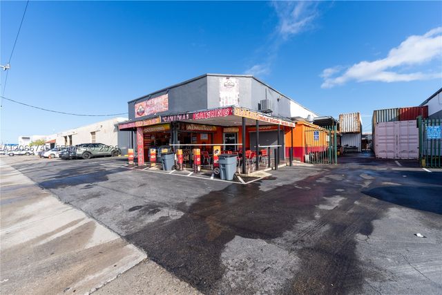 3595 NW 54th St, Hialeah, FL 33142
