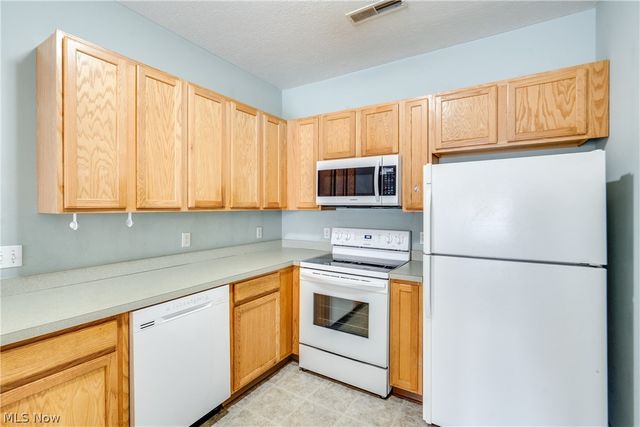 4325 Greenway Trail Street NW, Massillon, OH 44647