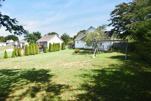 2870 Chinquapin Lane, Clarksville, TN 37043