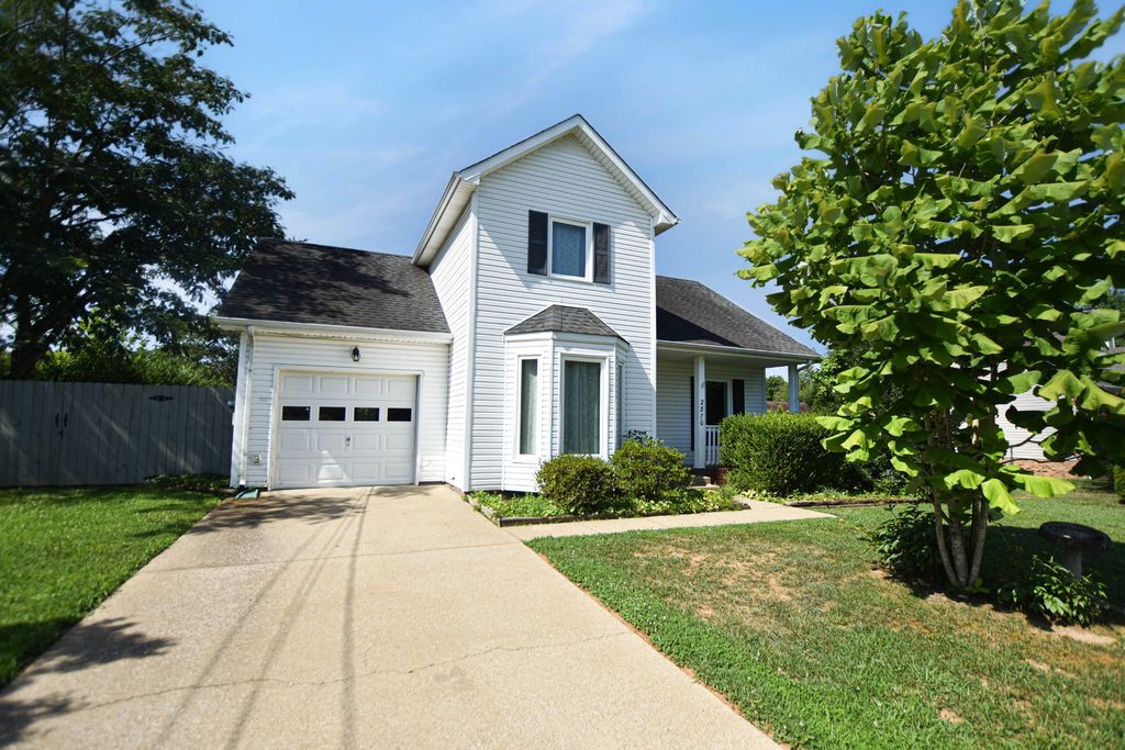 2870 Chinquapin Lane, Clarksville, TN 37043