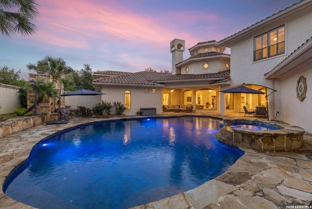 2 Belcourt Pl, San Antonio, TX 78257