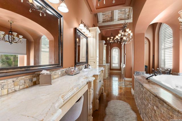 2 Belcourt Pl, San Antonio, TX 78257