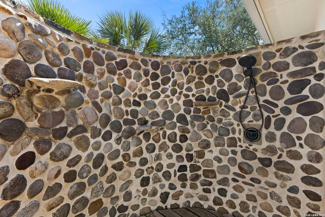 2 Belcourt Pl, San Antonio, TX 78257