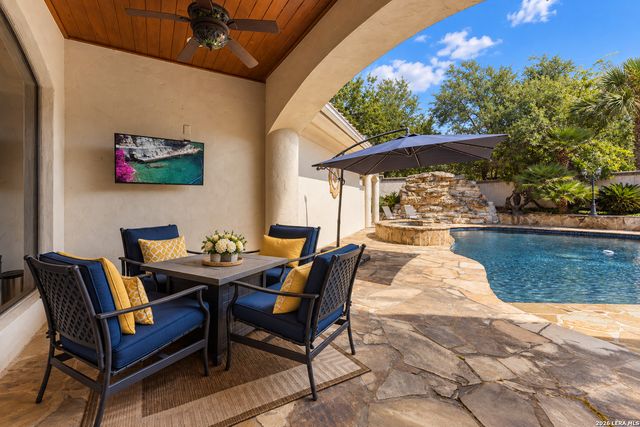 2 Belcourt Pl, San Antonio, TX 78257