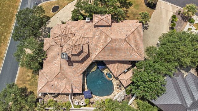 2 Belcourt Pl, San Antonio, TX 78257
