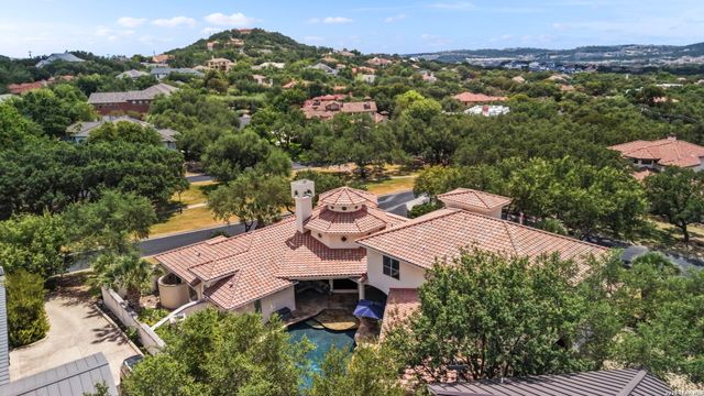 2 Belcourt Pl, San Antonio, TX 78257