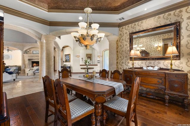 2 Belcourt Pl, San Antonio, TX 78257