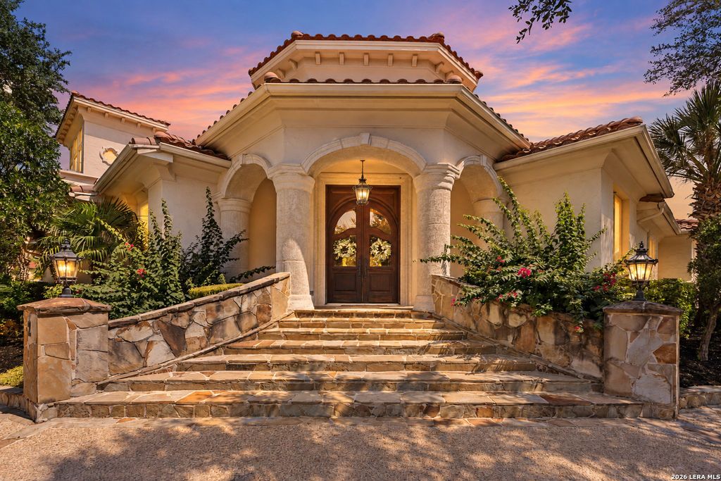 2 Belcourt Pl, San Antonio, TX 78257