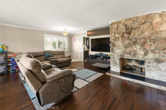 2324 Dana Ct, Claremont, CA 91711