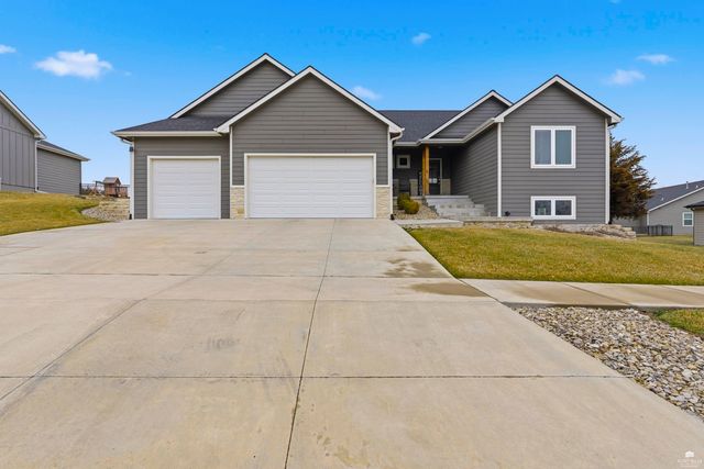 8849 Moonbug Lane, Manhattan, KS 66502