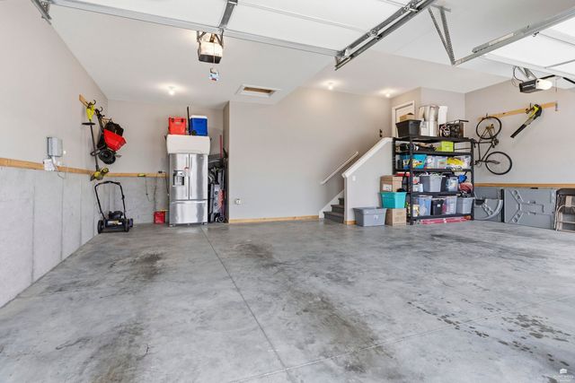 8849 Moonbug Lane, Manhattan, KS 66502