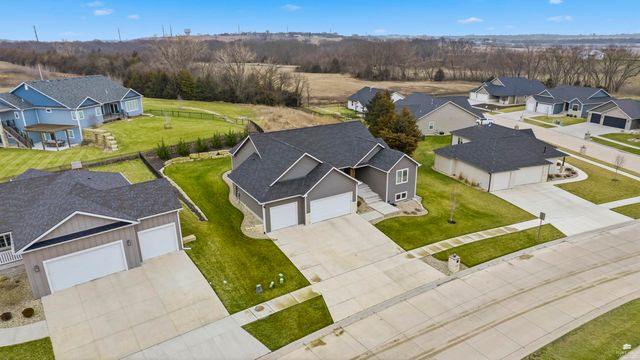 8849 Moonbug Lane, Manhattan, KS 66502