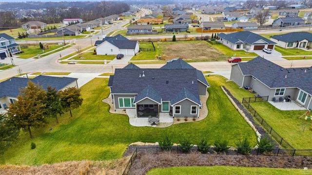 8849 Moonbug Lane, Manhattan, KS 66502