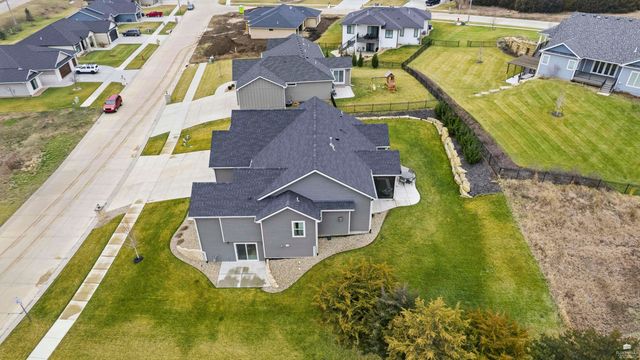 8849 Moonbug Lane, Manhattan, KS 66502