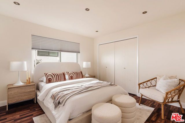 1121 N Olive Drive 210, West Hollywood, CA 90069