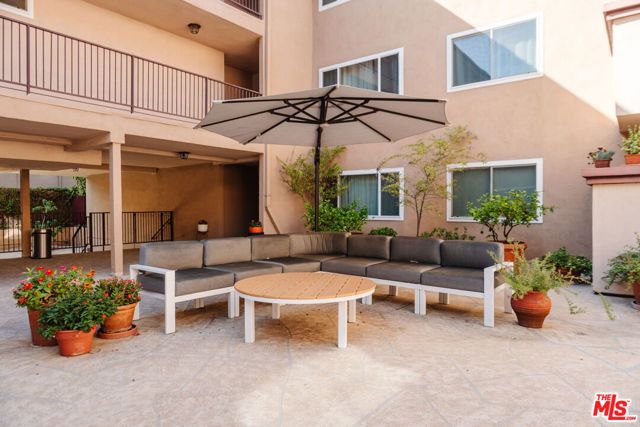 1121 N Olive Drive 210, West Hollywood, CA 90069