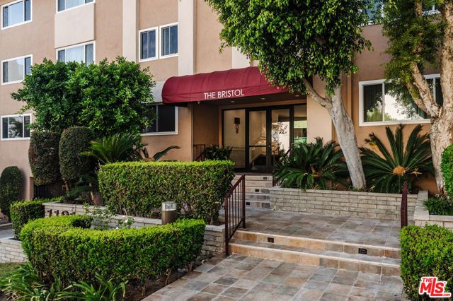 1121 N Olive Drive 210, West Hollywood, CA 90069