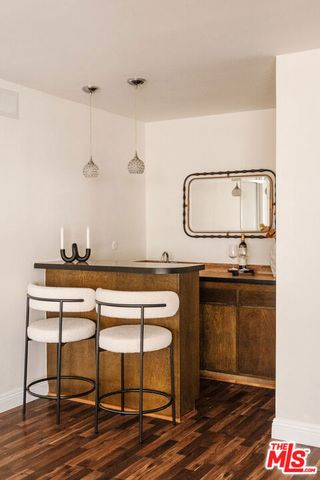 1121 N Olive Drive 210, West Hollywood, CA 90069