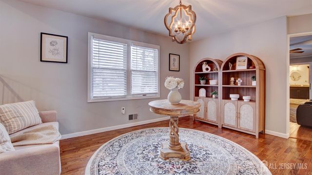 31 Wolfpack Road, Hamilton, NJ 08619