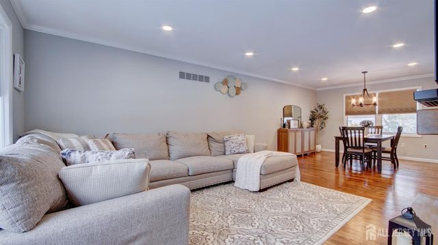 31 Wolfpack Road, Hamilton, NJ 08619