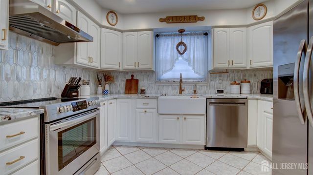 31 Wolfpack Road, Hamilton, NJ 08619