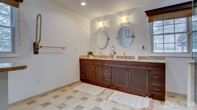 31 Wolfpack Road, Hamilton, NJ 08619