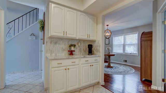 31 Wolfpack Road, Hamilton, NJ 08619