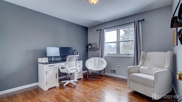 31 Wolfpack Road, Hamilton, NJ 08619