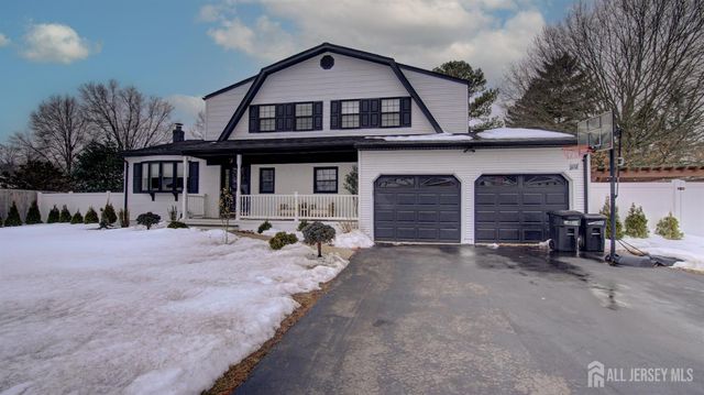 31 Wolfpack Road, Hamilton, NJ 08619