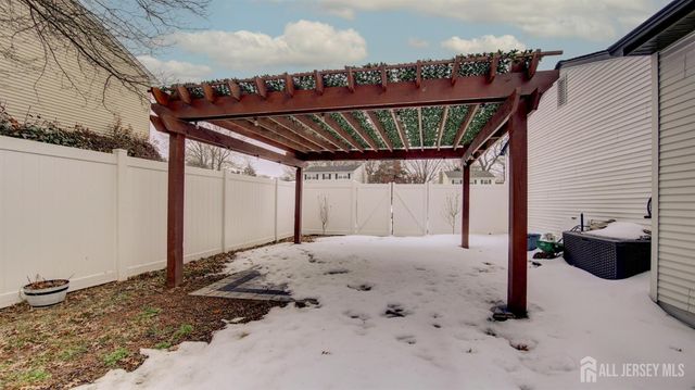 31 Wolfpack Road, Hamilton, NJ 08619