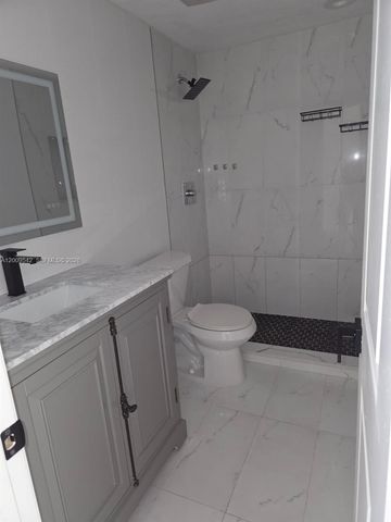 2186 W 60th St 20208, Hialeah, FL 33016