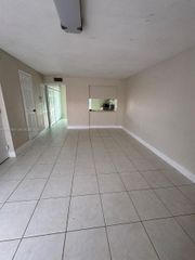 2186 W 60th St 20208, Hialeah, FL 33016