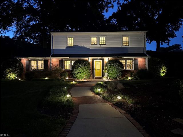 3832 Honeytree LN, Virginia Beach, VA 23452