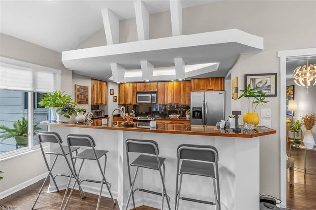 3832 Honeytree LN, Virginia Beach, VA 23452