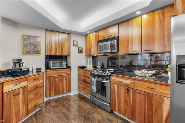 3832 Honeytree LN, Virginia Beach, VA 23452
