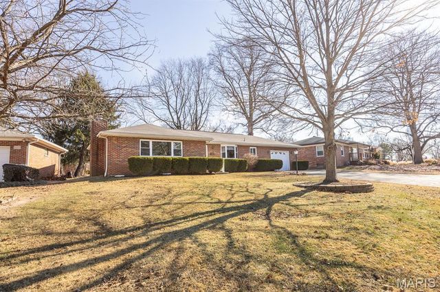 328 W Park Drive, Belleville, IL 62226