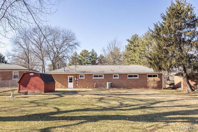 328 W Park Drive, Belleville, IL 62226