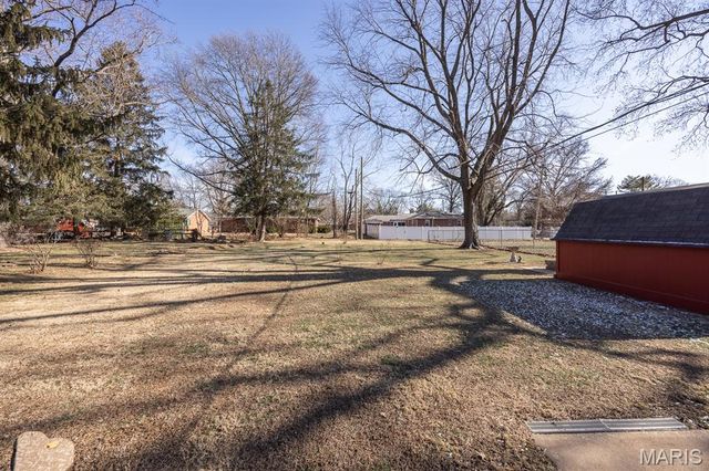 328 W Park Drive, Belleville, IL 62226