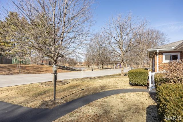 328 W Park Drive, Belleville, IL 62226