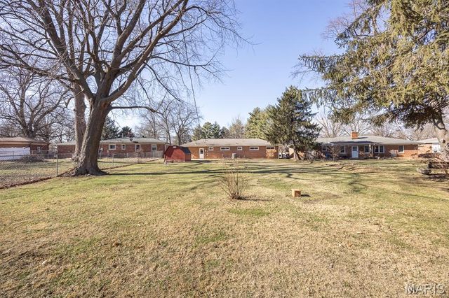 328 W Park Drive, Belleville, IL 62226