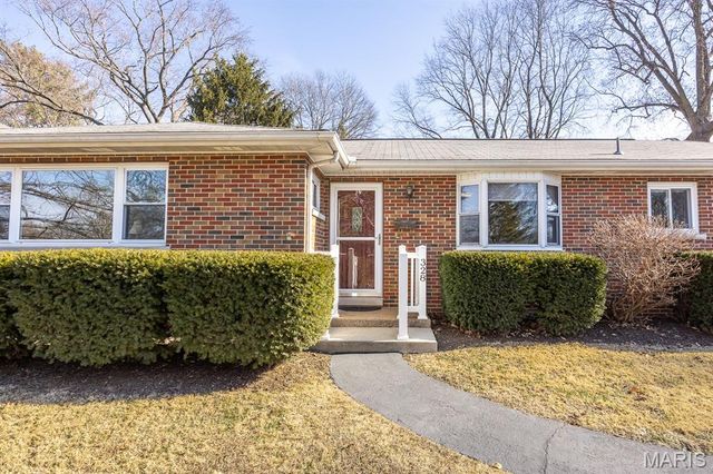 328 W Park Drive, Belleville, IL 62226