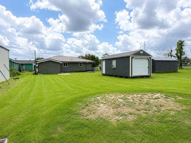 146 W 4th St, Larose, LA 70373
