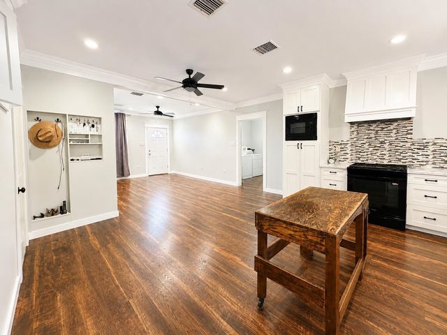 146 W 4th St, Larose, LA 70373