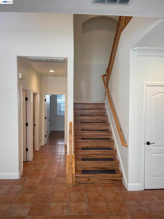 Image 18 of property listing at 2432 Tennis Ln, Tracy, CA 95377