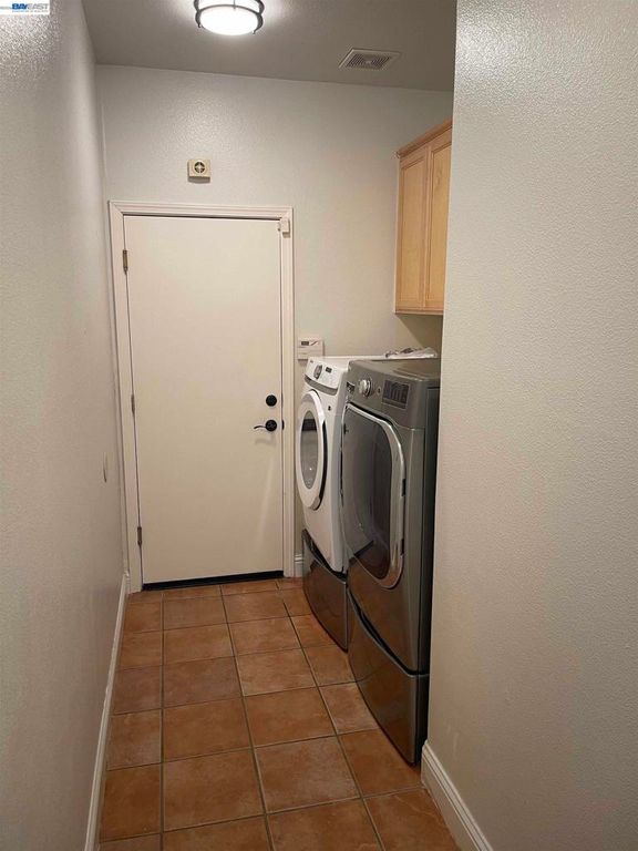 Image 19 of property listing at 2432 Tennis Ln, Tracy, CA 95377