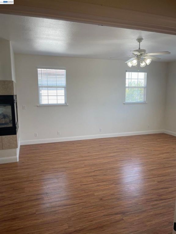 Image 27 of property listing at 2432 Tennis Ln, Tracy, CA 95377