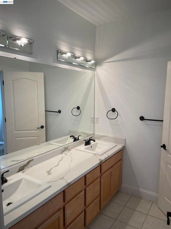 Image 29 of property listing at 2432 Tennis Ln, Tracy, CA 95377