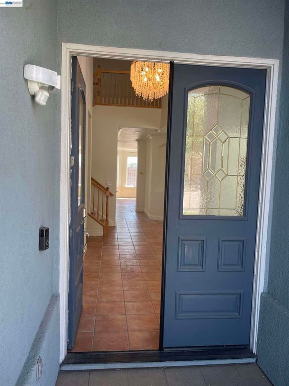 Image 4 of property listing at 2432 Tennis Ln, Tracy, CA 95377